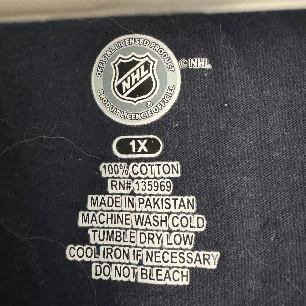 Buffalo Sabres T-shirt - Picture 2 of 2